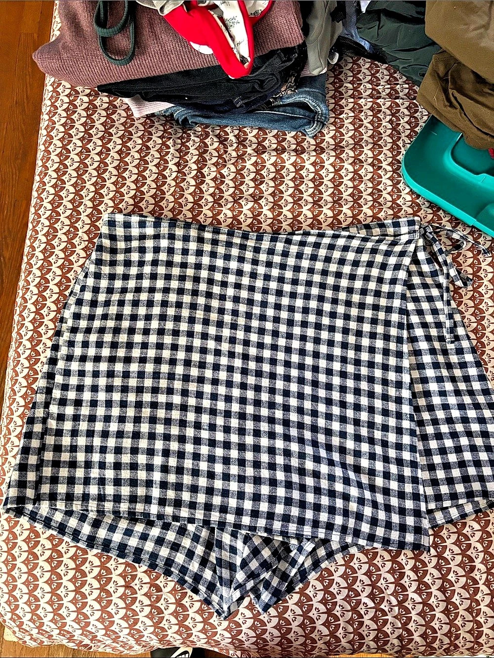 Old Navy High-Waisted Wrap-Front Mini Skort Blue & White Large